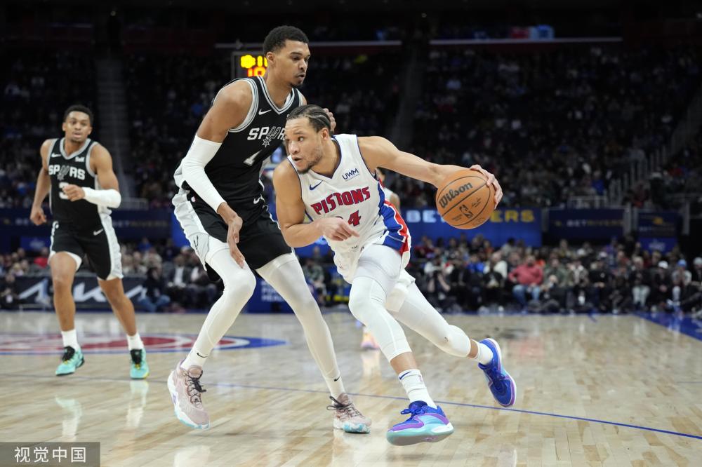 他的表现不 他的表现不