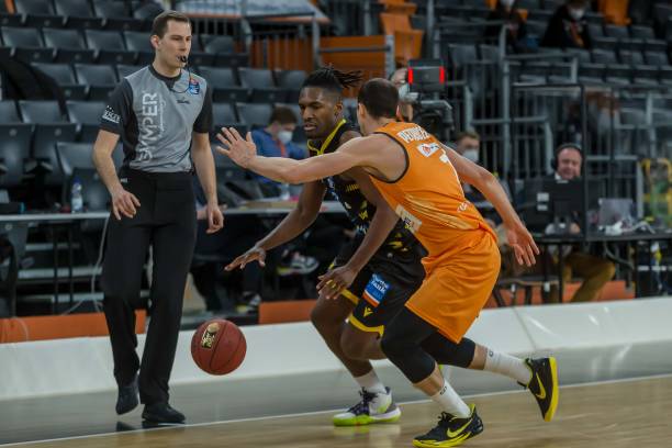 构成了多点 构成了多点